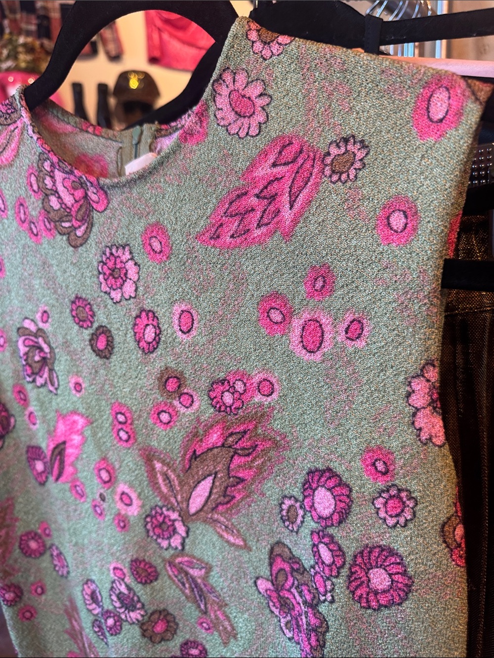 Vintage Floral Sleeveless Shimmer Knit Top - Pink on Green - Picture 4 of 7